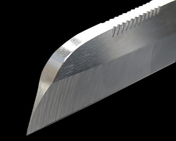 Hollow-ground blade enables the knife to make a slit in THWN / THHN cable and NM cable